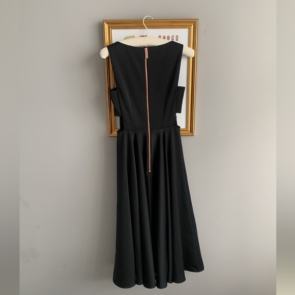 ☀️Gorgeous TB Black Dress - Picture 5 of 9